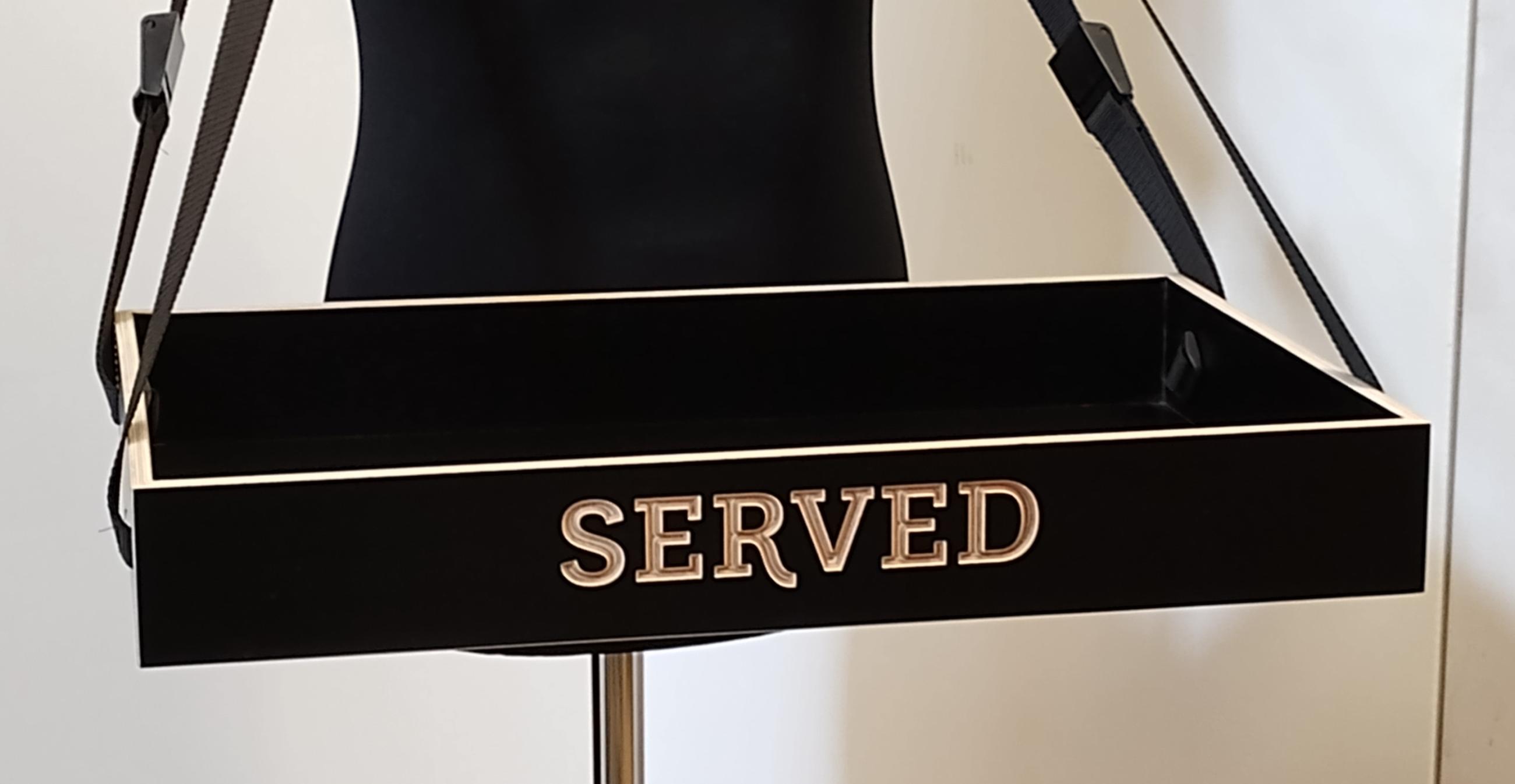Buikbak met gegraveerd logo